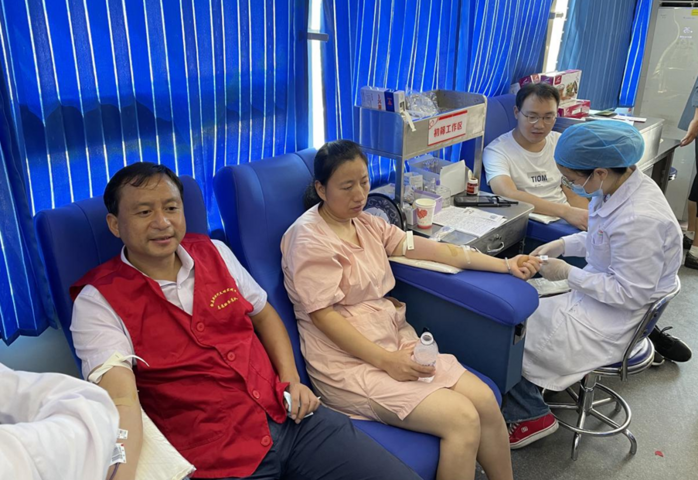 歙县三阳镇：撸起袖子 为无偿献血助上“一臂之力”