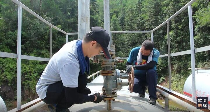 歙县：液化气站严阵以待 每半小时喷淋降温