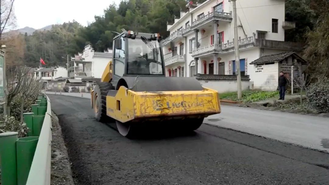 祁门县：加快道路修复  让群众出行更安全