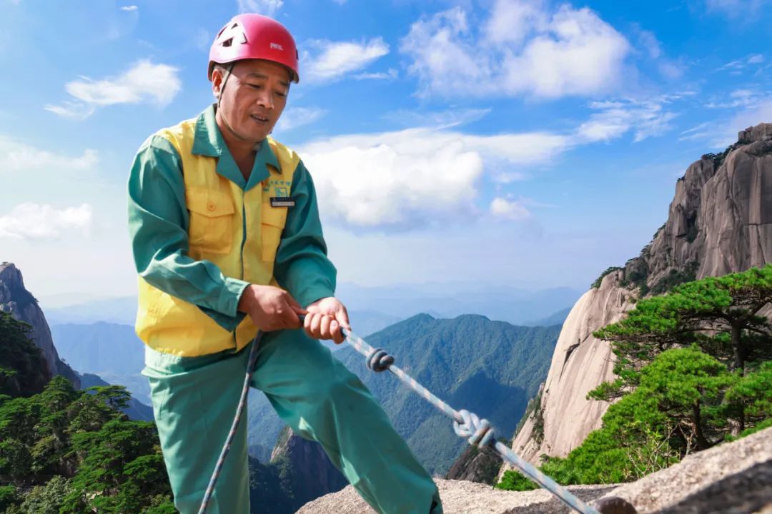 人民日报•金台访谈录 | “中国好人”李培生、胡晓春：用心用情守护美丽黄山