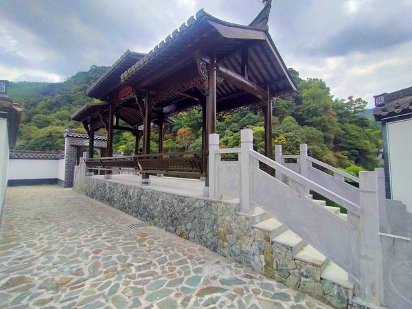 休宁县流口镇：三江源头开满“幸福花”