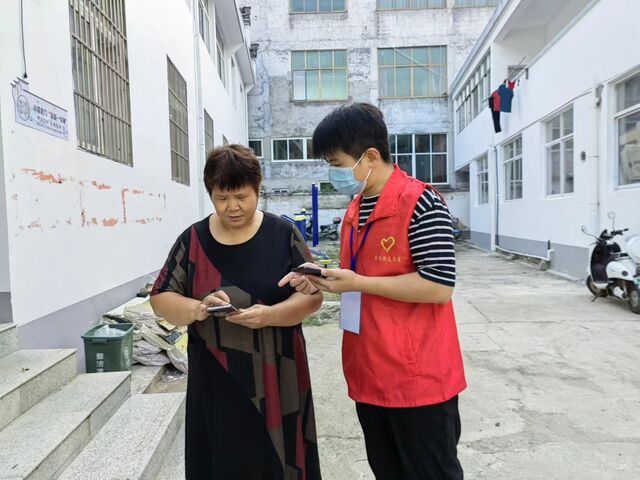 歙县霞坑镇：反邪教宣传 时刻在行动