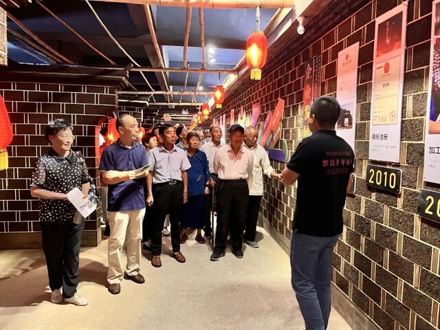 屯溪区组织离退休老干部开展“重阳节”参观考察活动