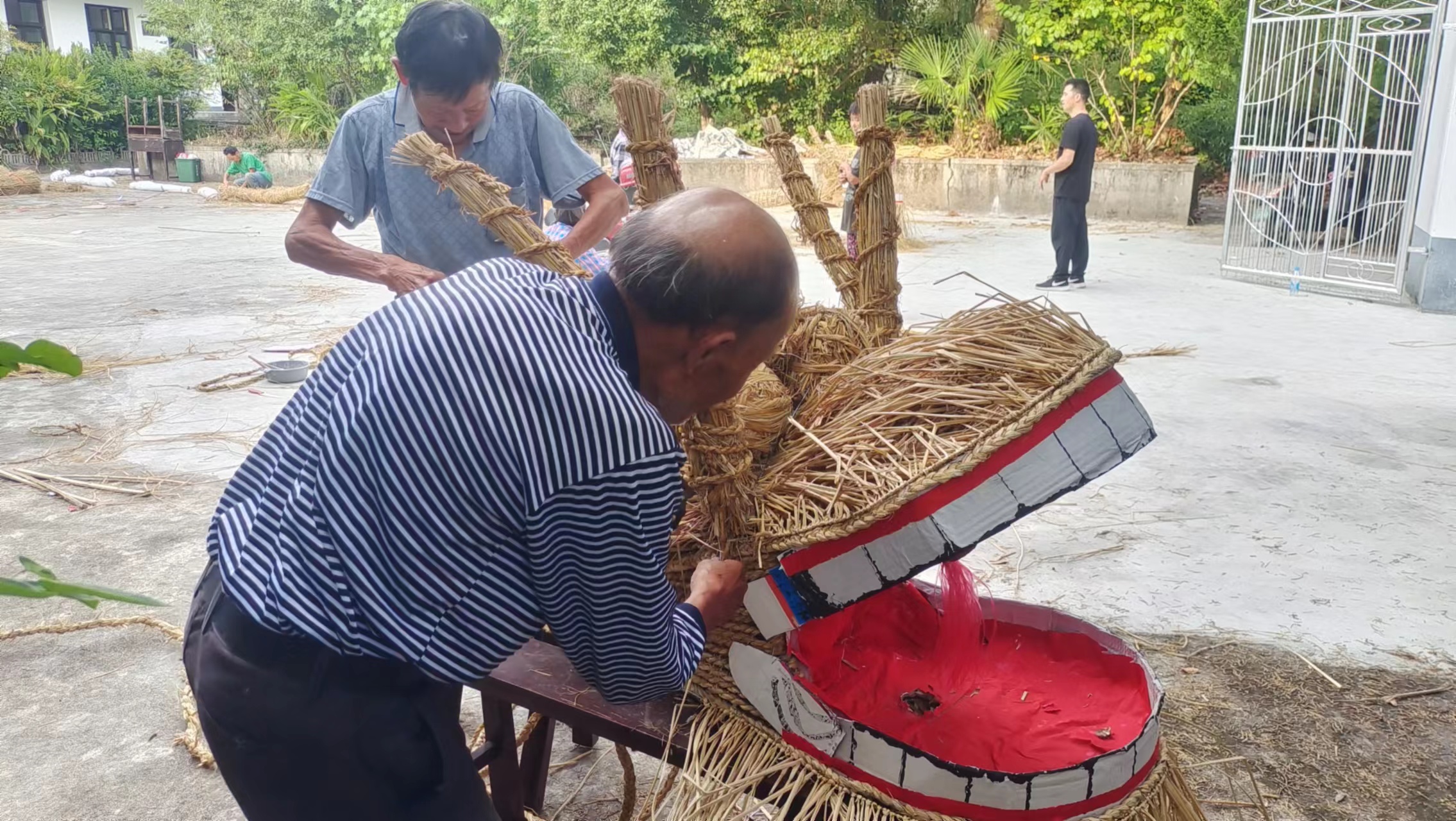 【网络中国节·中秋】歙县霞坑镇：草龙庆中秋 