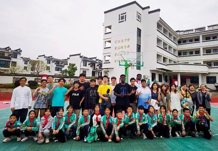月潭湖畔掀起研学热        