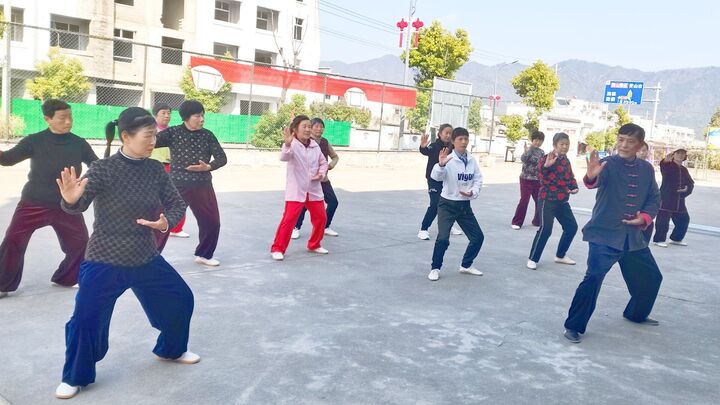 黄山区仙源镇：春暖花开正当时，老年大学活力开课