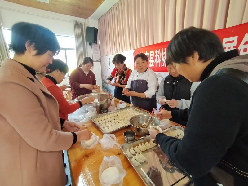 齐云山镇：“花样”老年助餐暖民心