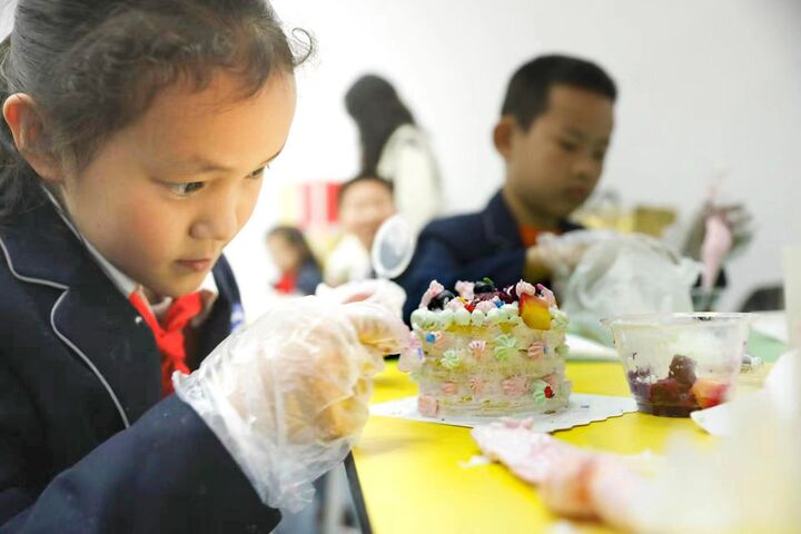 屯溪区屯光镇：小手牵大手 感恩母亲节