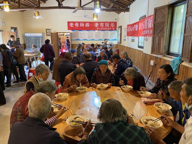 歙县街口镇新门村老年食堂“开张”啦！