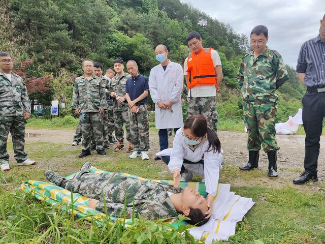 歙县北岸镇：预防溺水演练   打造一支“上的去”的应急救护队伍
