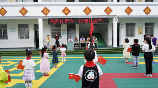 狮石乡：“书”送温暖，助梦启航