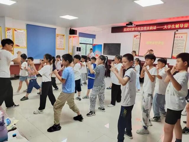 送教“留守娃”  温暖村民心