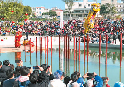 广西藤县狮舞“出海记”