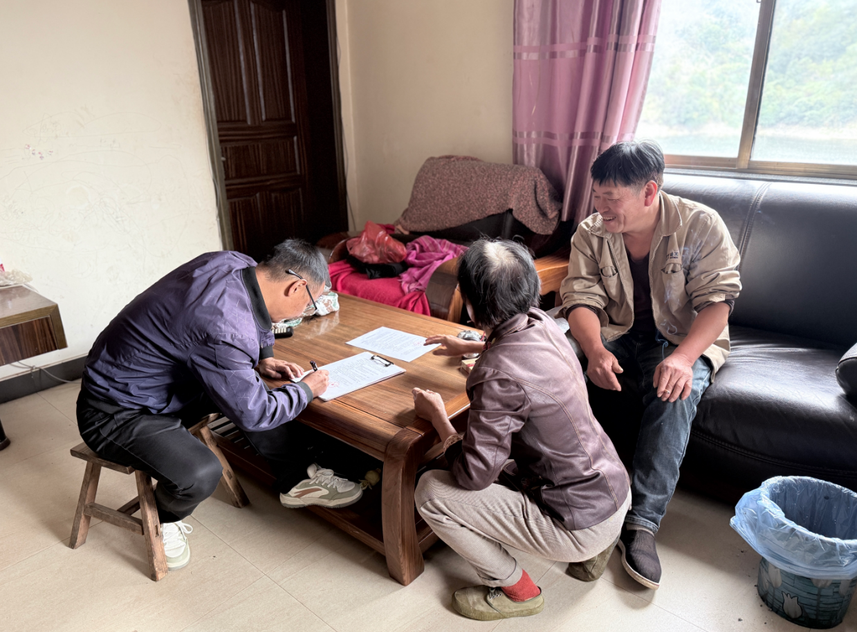 歙县街口镇：降温不降心 网格服务“零距离”