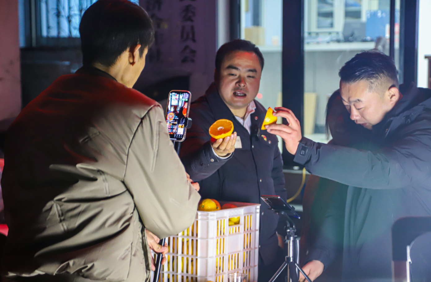 歙县街口镇：村书记直播带货 深山柑橘“触网”出圈